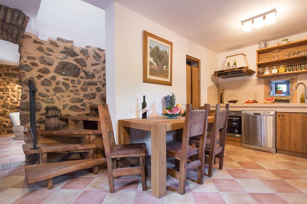 Villa Marevic Vrh  Buitenkant foto